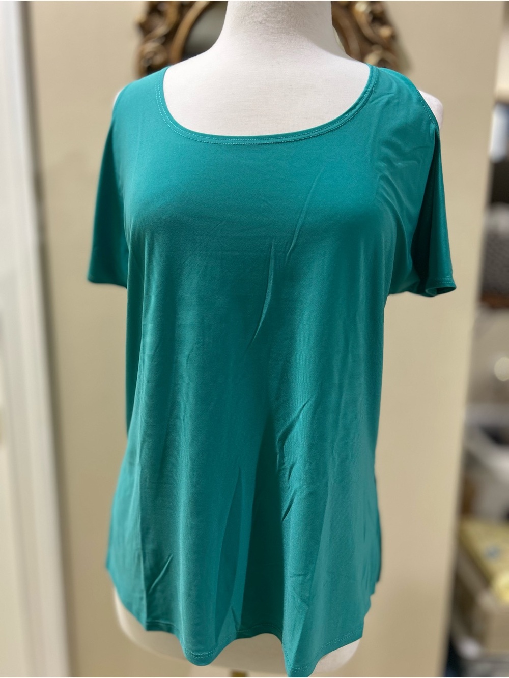 Slinky Brand Cold Shoulder Scoop Neck Short Sleeve Top in Teal